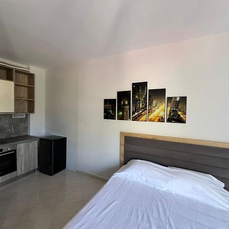 Cozy Apartments Near The Sea فلورا المظهر الخارجي الصورة
