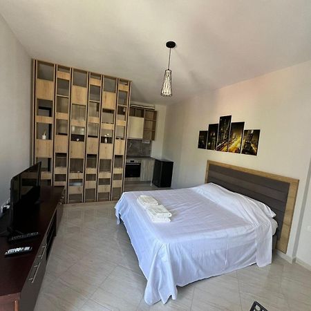 Cozy Apartments Near The Sea فلورا المظهر الخارجي الصورة