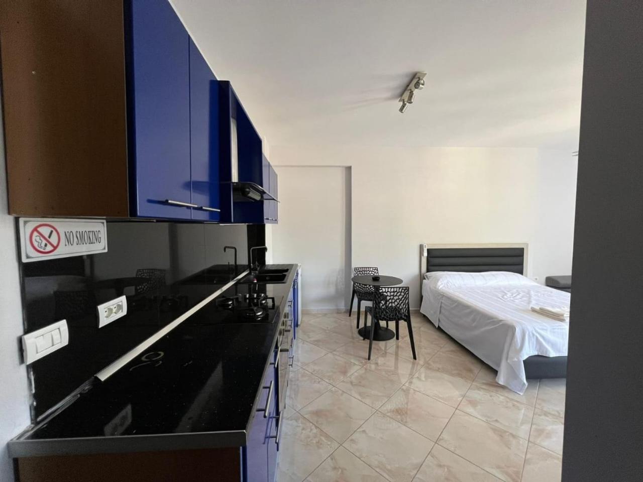 Cozy Apartments Near The Sea فلورا المظهر الخارجي الصورة